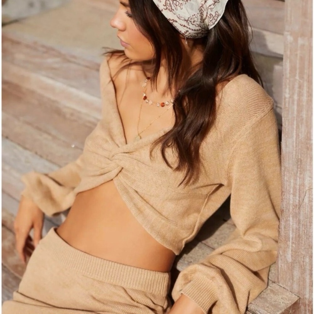 NWT LSpace Siren Cotton Knit Crop Twist Front Sweater Size L - Picture 3 of 8